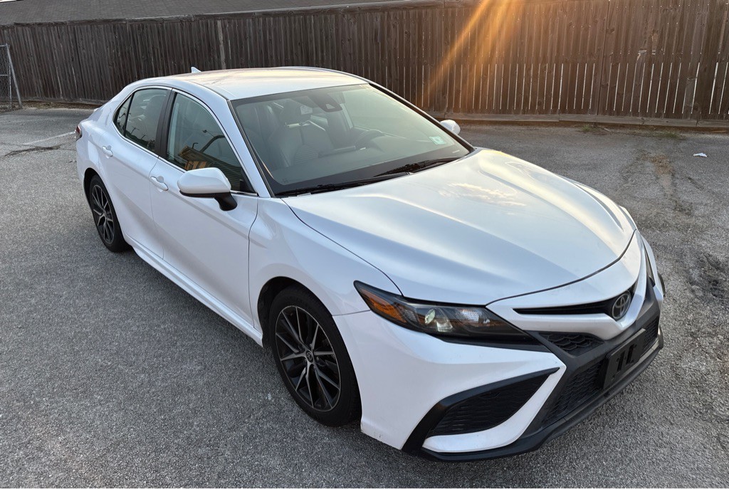 2021 Toyota Camry Image 22