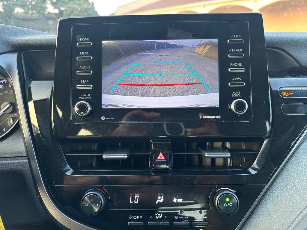 2021 Toyota Camry Image 32