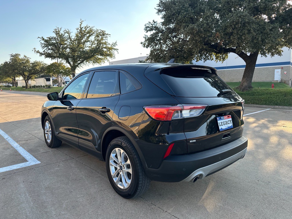 2022 Ford Escape Image 12