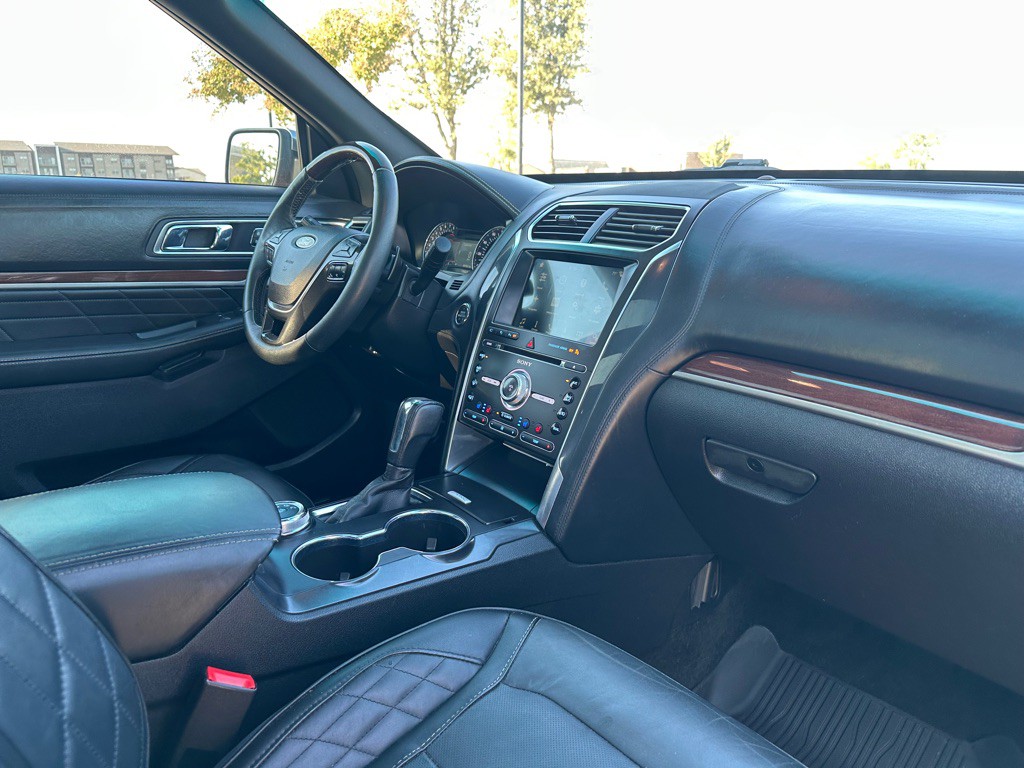 2018 Ford Explorer Image 32