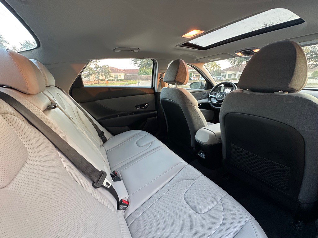 2025 Hyundai Elantra Image 27