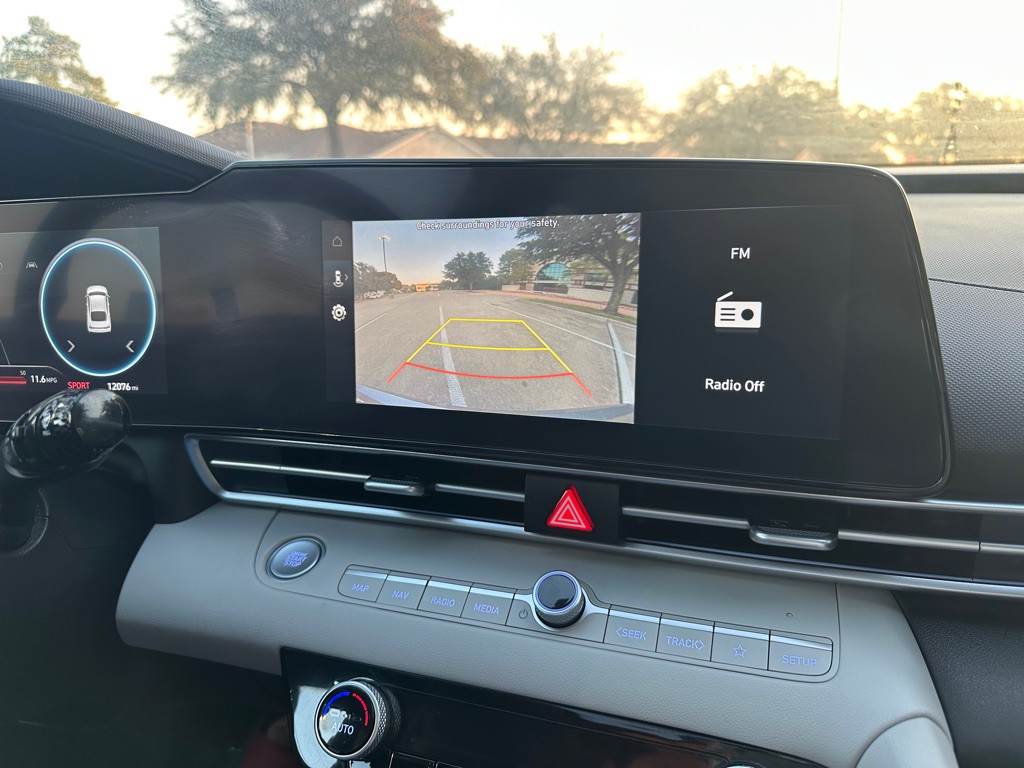 2025 Hyundai Elantra Image 32