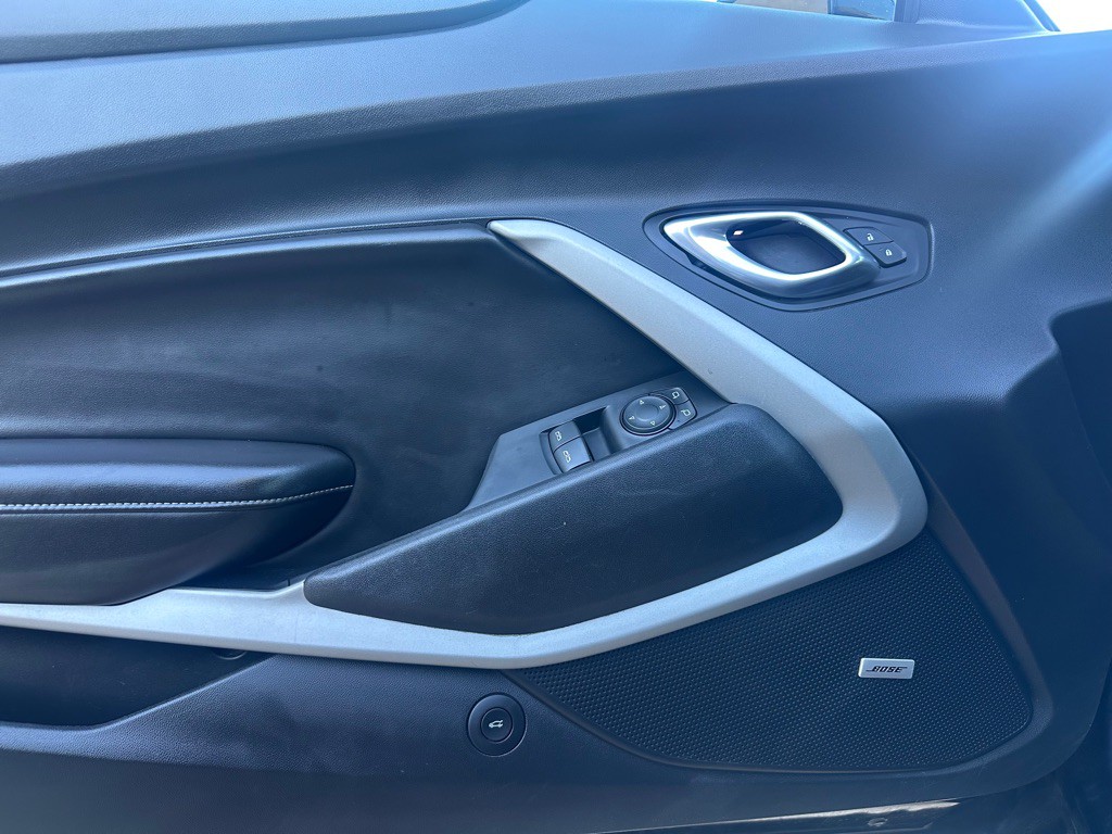2017 Chevrolet Camaro Image 27