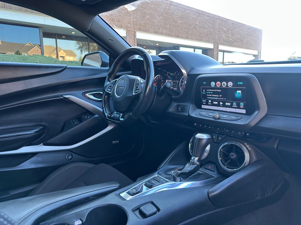 2017 Chevrolet Camaro Image 31