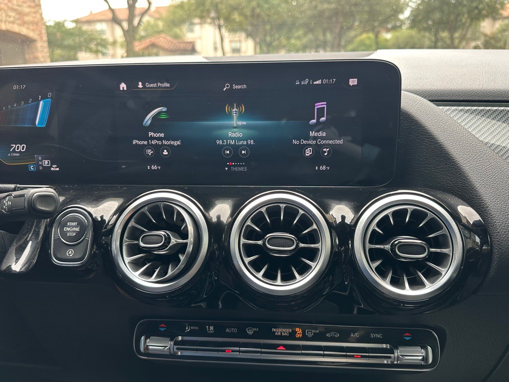 2023 Mercedes-Benz GLA-Class Image 32