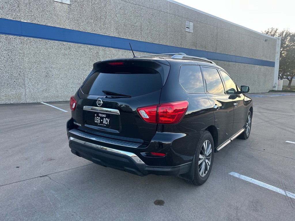 2018 Nissan Pathfinder Image 17