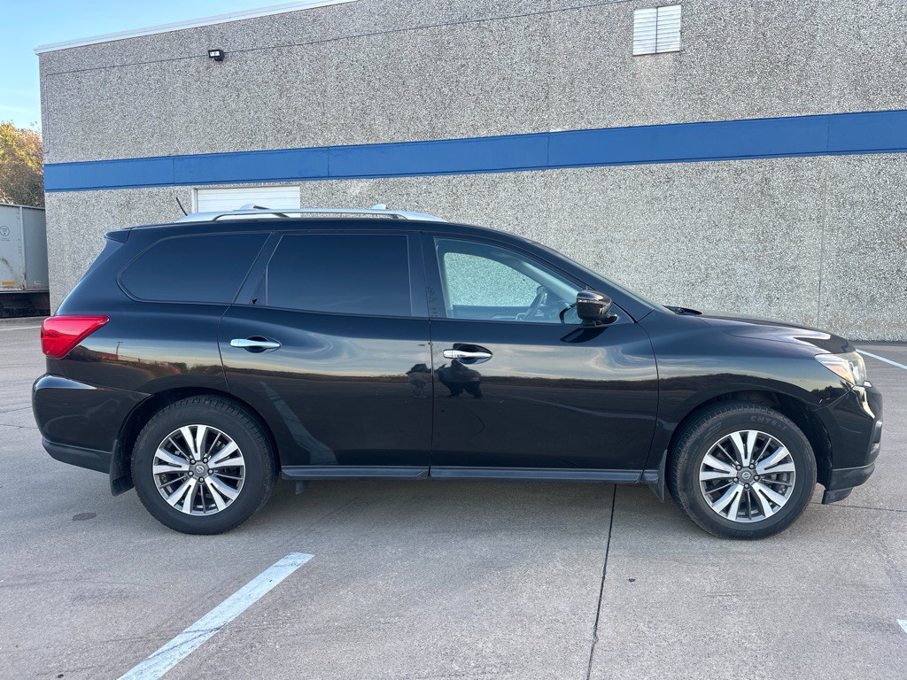 2018 Nissan Pathfinder Image 18
