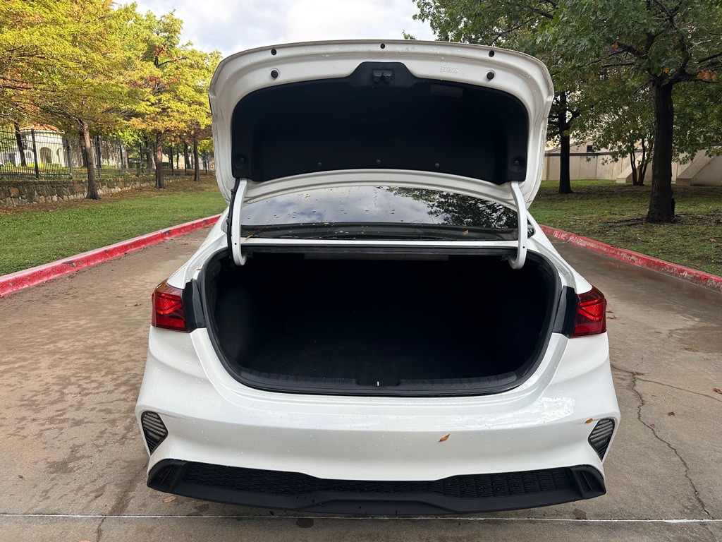 2022 Kia Forte Image 17