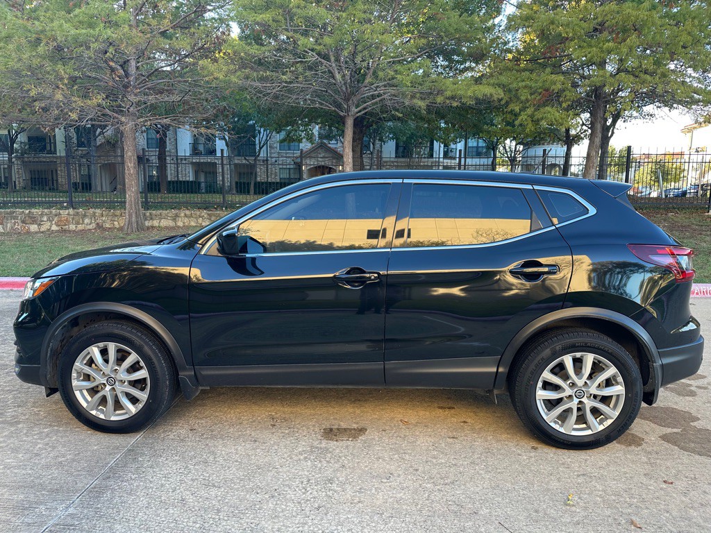 2022 Nissan Rogue Image 13