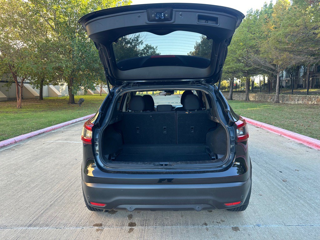 2022 Nissan Rogue Image 18