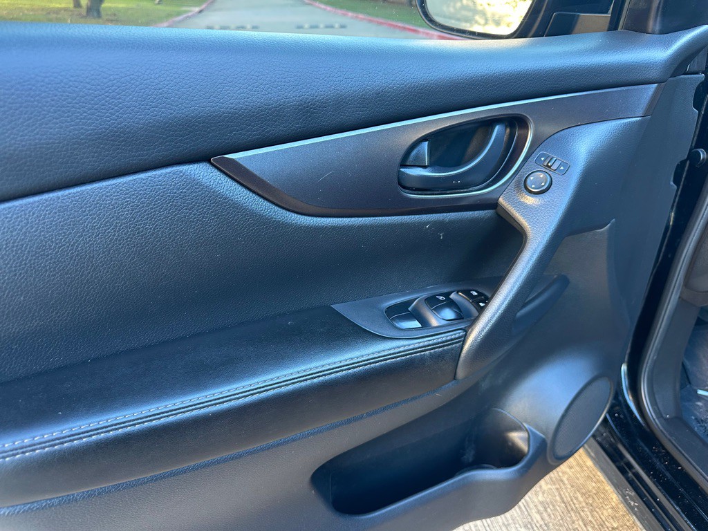 2022 Nissan Rogue Image 24