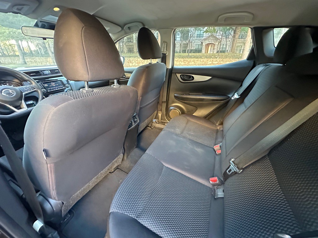 2022 Nissan Rogue Image 25