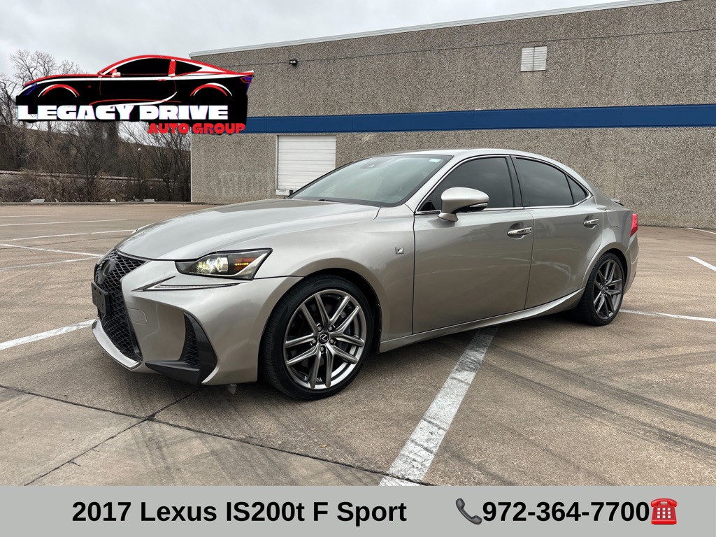 2017 Lexus IS Image 3