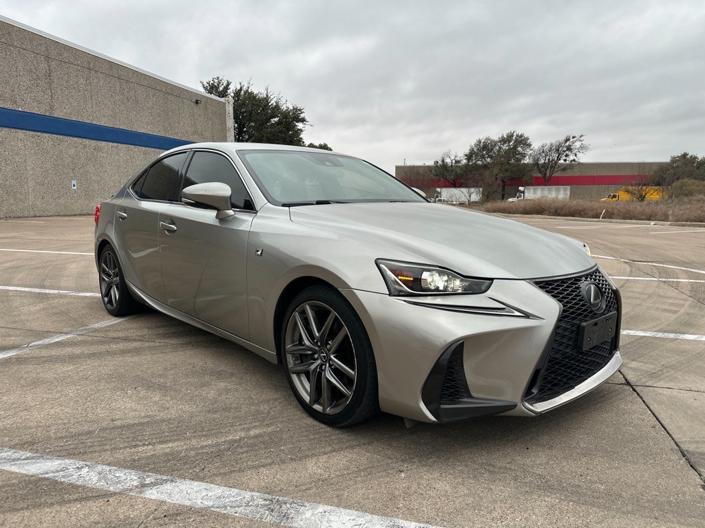 2017 Lexus IS Image 21