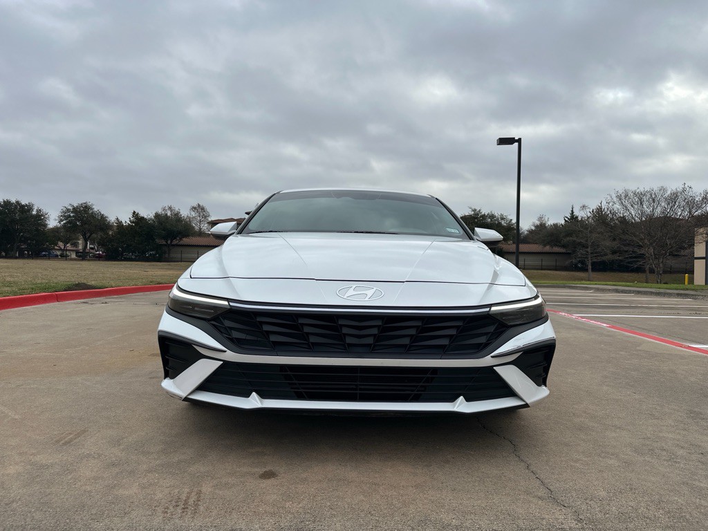 2024 Hyundai Elantra Image 9