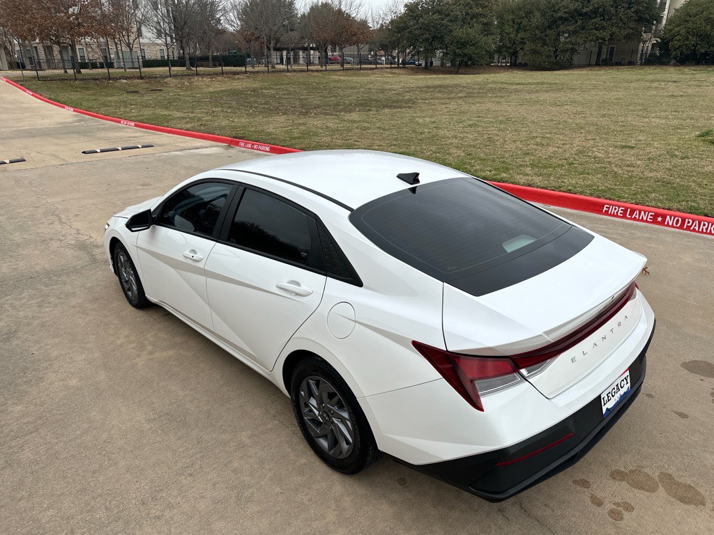 2024 Hyundai Elantra Image 15