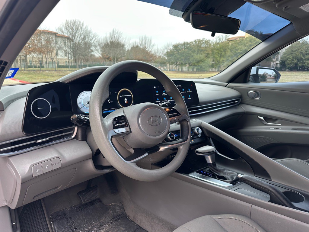 2024 Hyundai Elantra Image 21