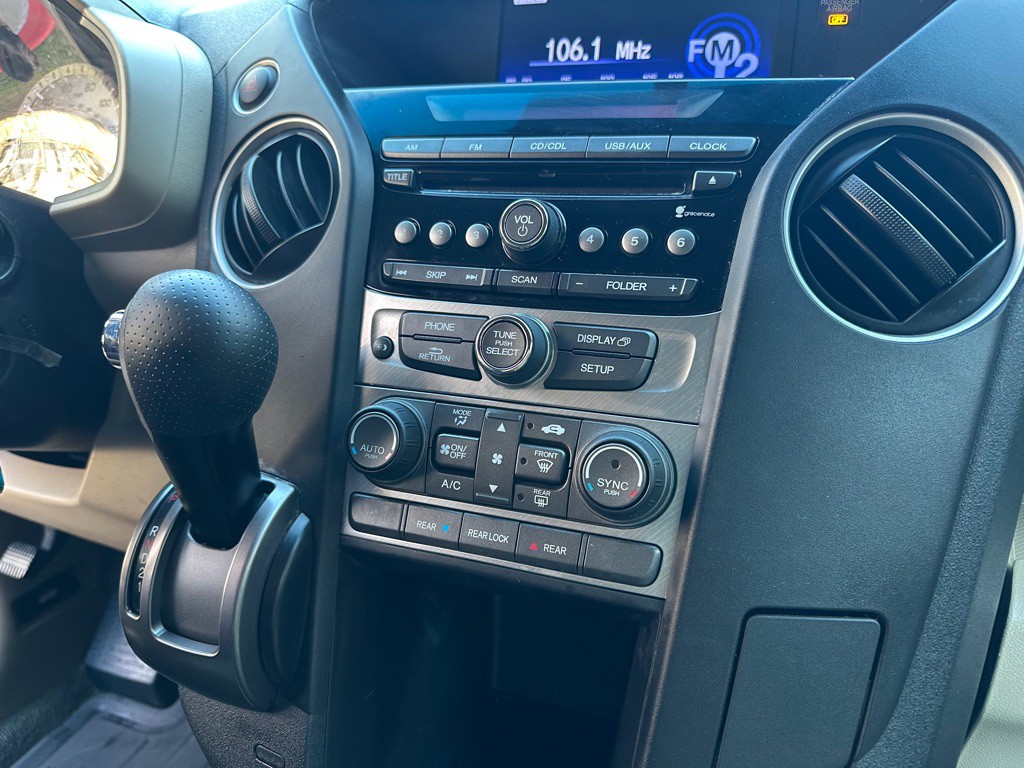 2015 Honda Pilot Image 24