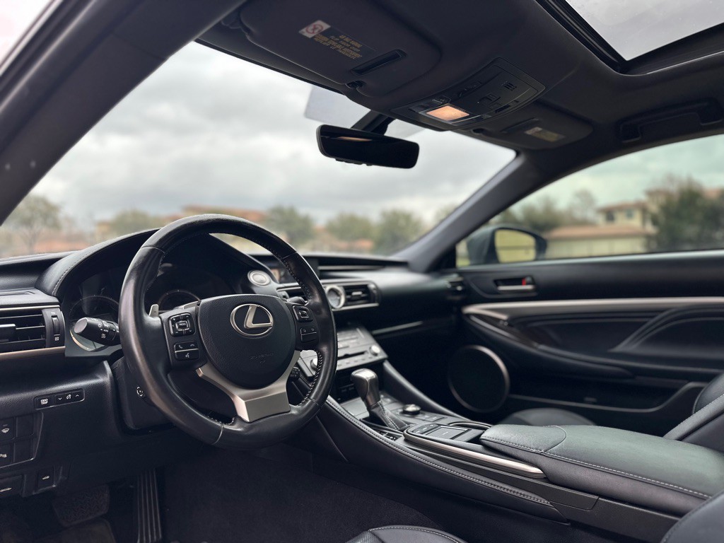 2017 Lexus RC Image 22