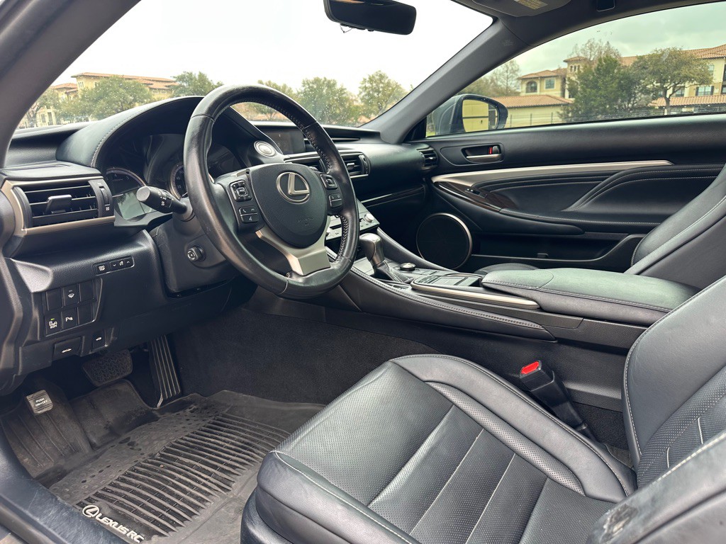 2017 Lexus RC Image 23