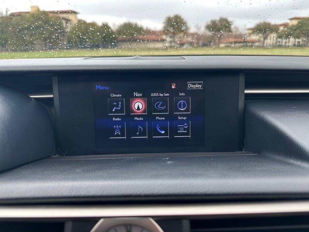 2017 Lexus RC Image 27