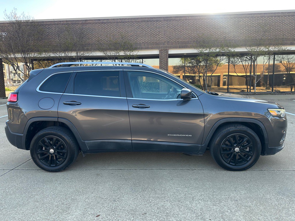 2019 Jeep Cherokee Image 17