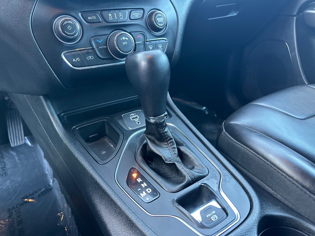 2019 Jeep Cherokee Image 28