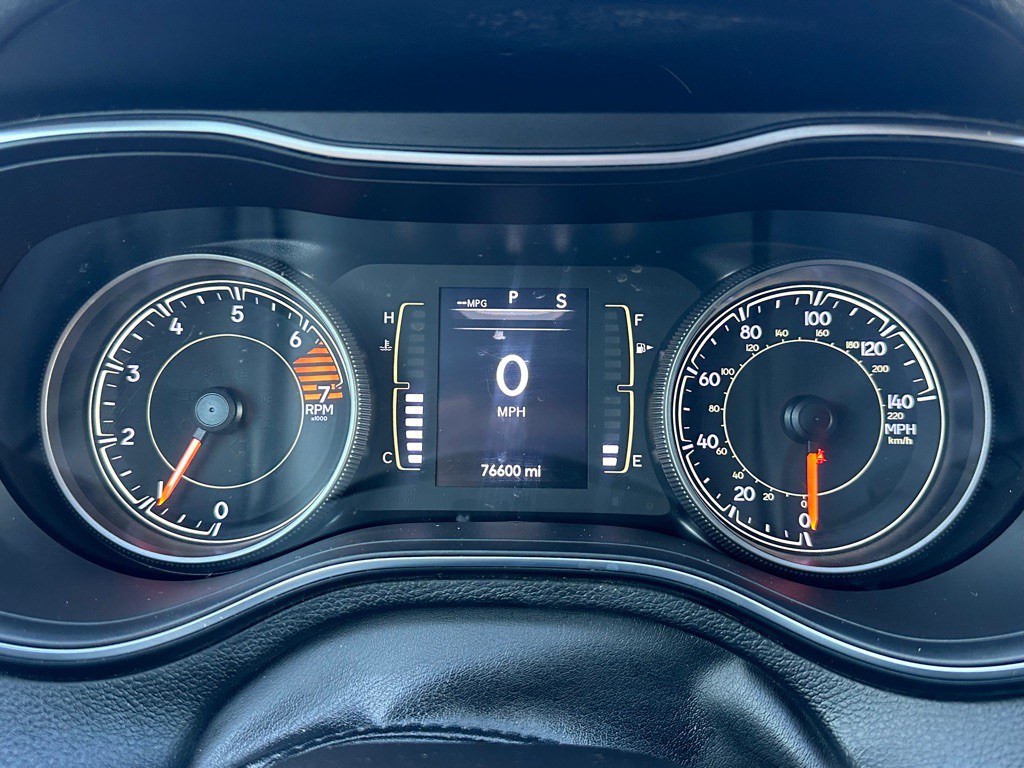 2019 Jeep Cherokee Image 32