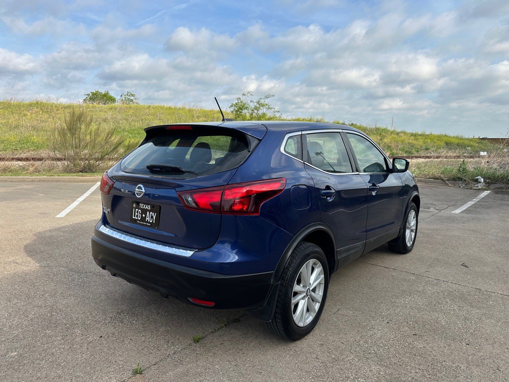 2019 Nissan Rogue Image 16