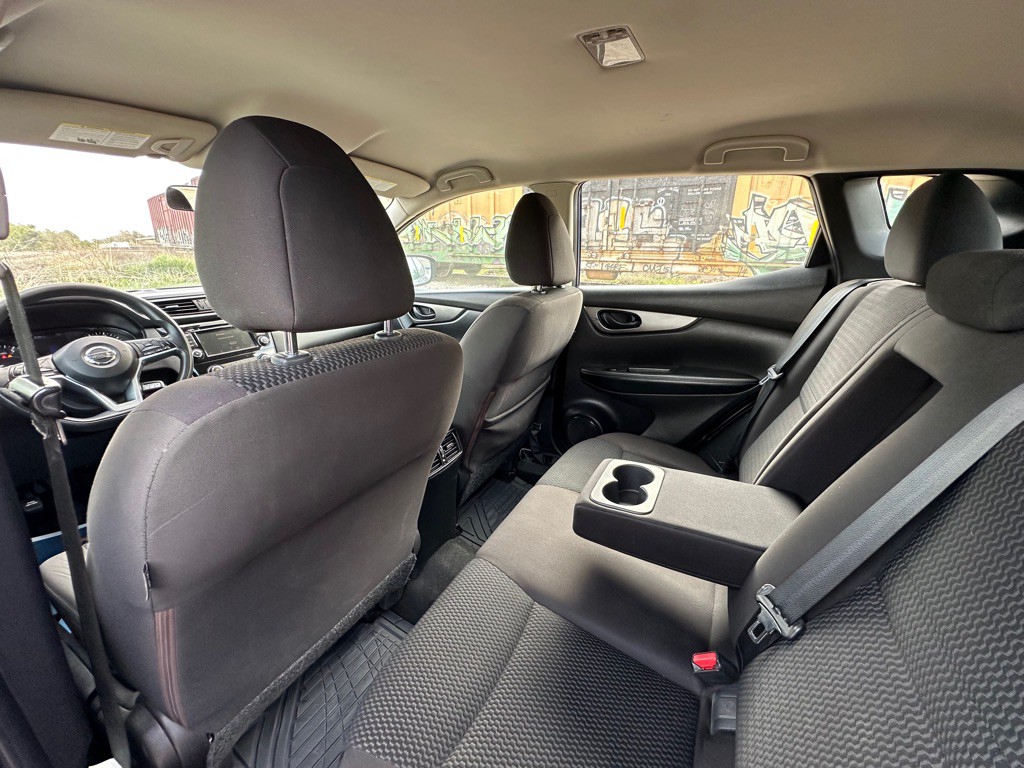 2019 Nissan Rogue Image 22