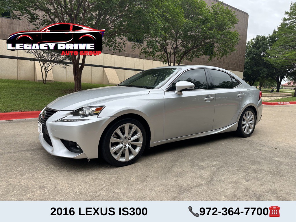 2016 Lexus IS Image 4