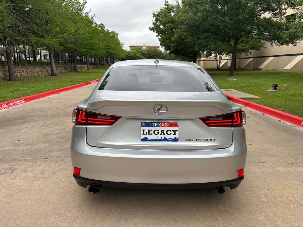2016 Lexus IS Image 14