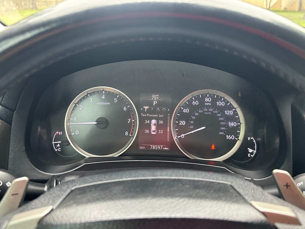 2016 Lexus IS Image 30