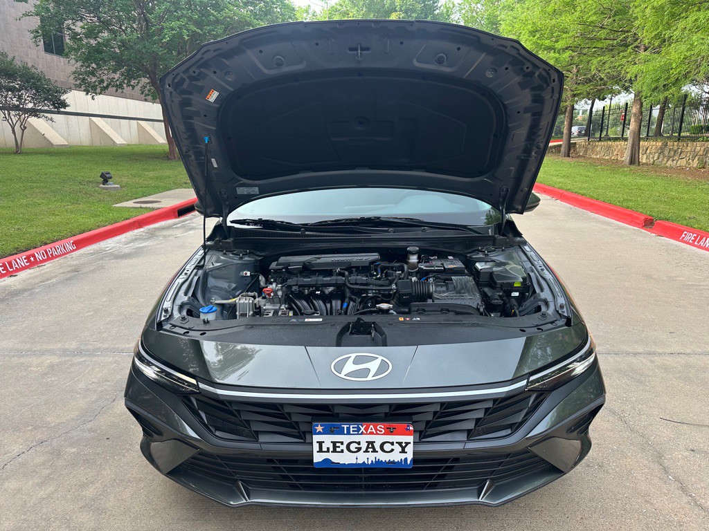 2024 Hyundai Elantra Image 10