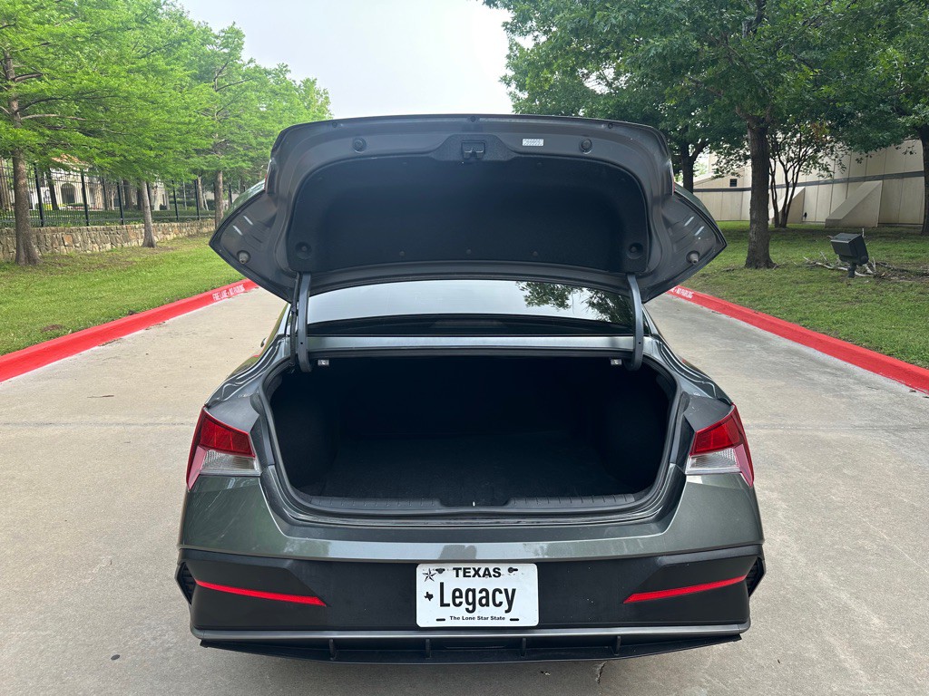 2024 Hyundai Elantra Image 15