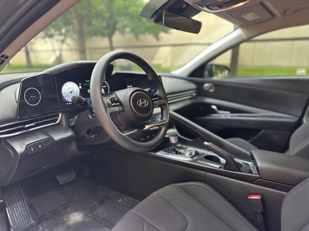2024 Hyundai Elantra Image 21