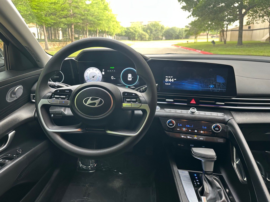 2024 Hyundai Elantra Image 25