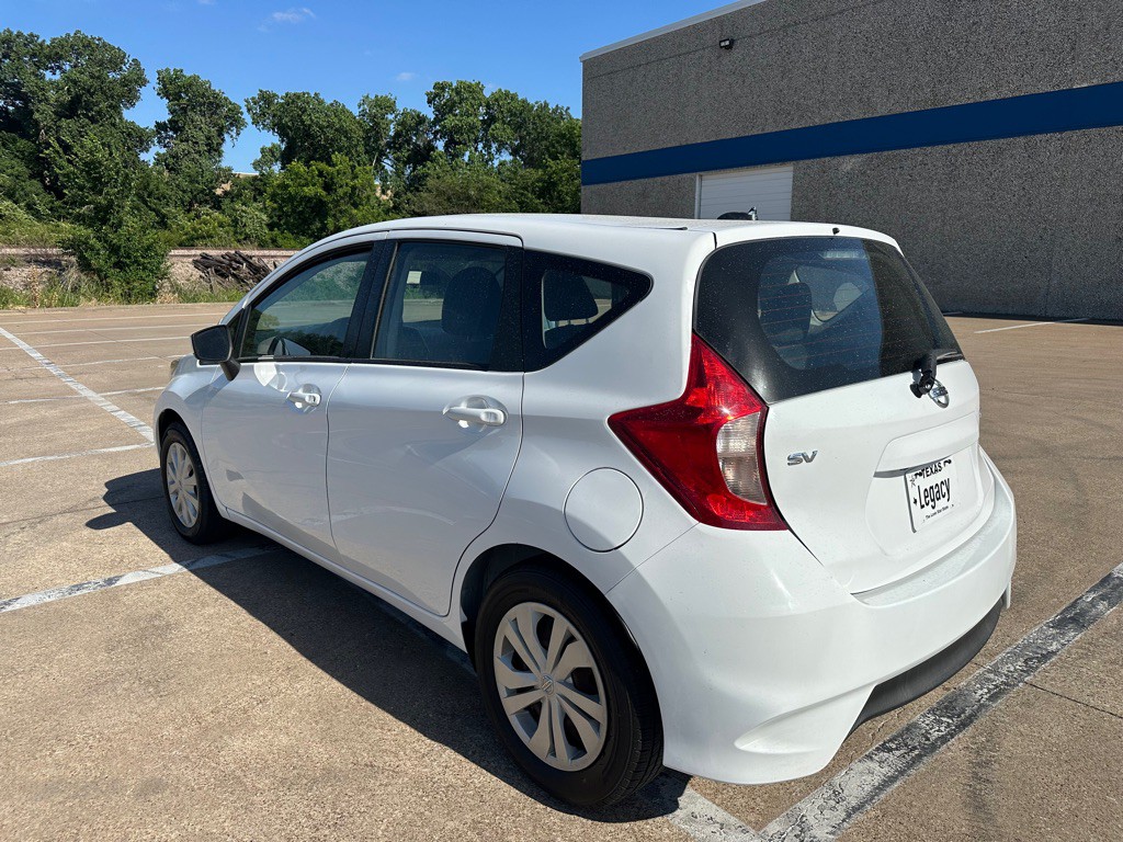 2017 Nissan Versa Image 12