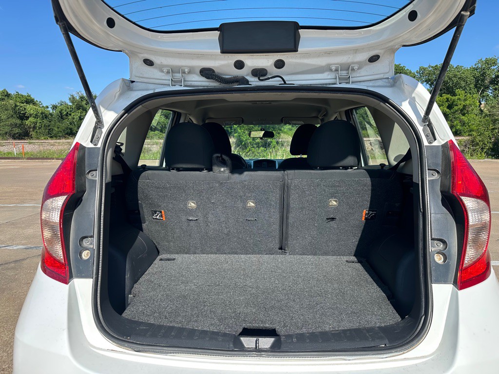 2017 Nissan Versa Image 14