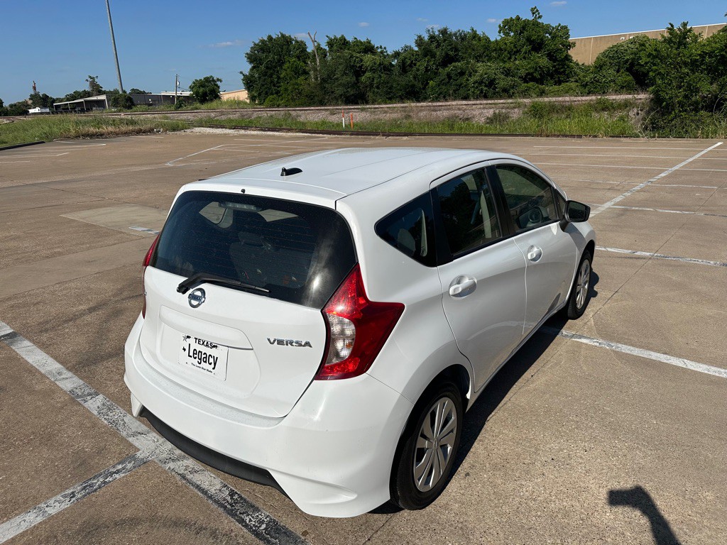 2017 Nissan Versa Image 15