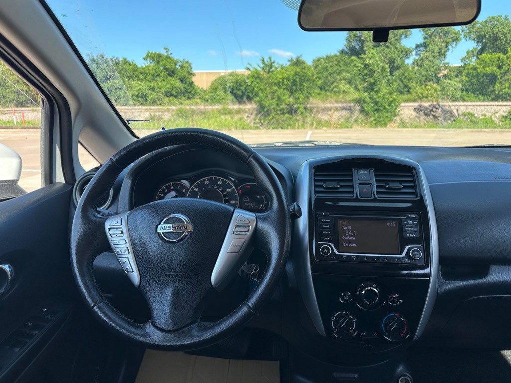 2017 Nissan Versa Image 22