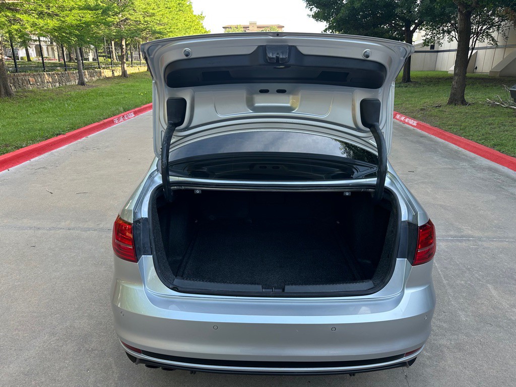 2016 Volkswagen Jetta Image 17
