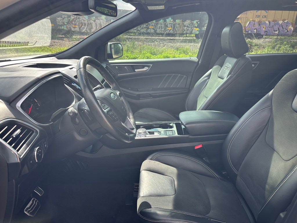 2020 Ford Edge Image 22