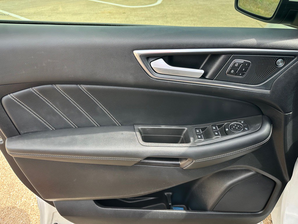 2020 Ford Edge Image 23
