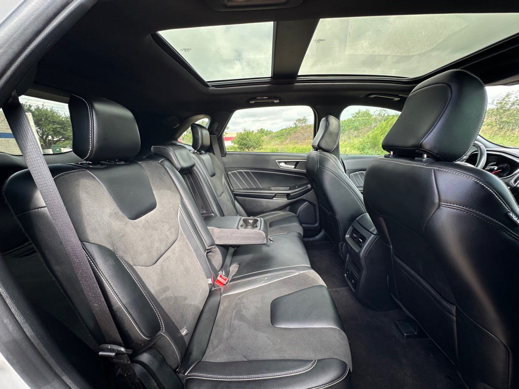 2020 Ford Edge Image 28