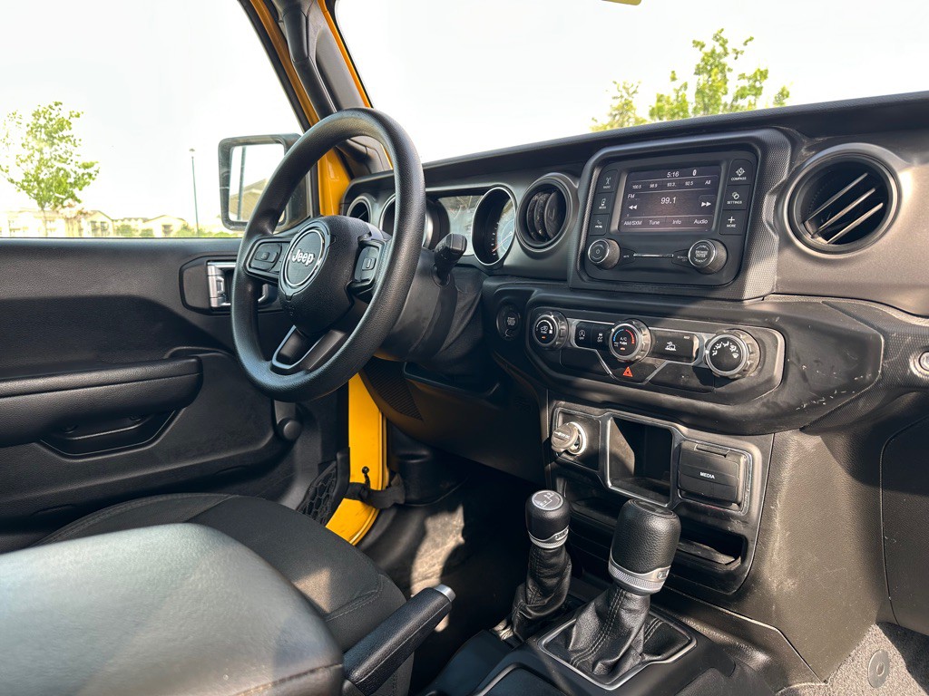 2021 Jeep Wrangler Image 24