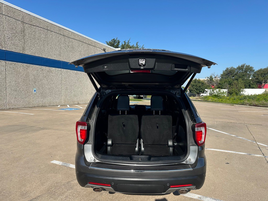 2019 Ford Explorer Image 16