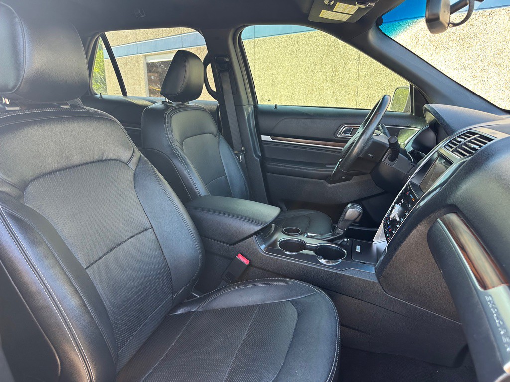 2019 Ford Explorer Image 32