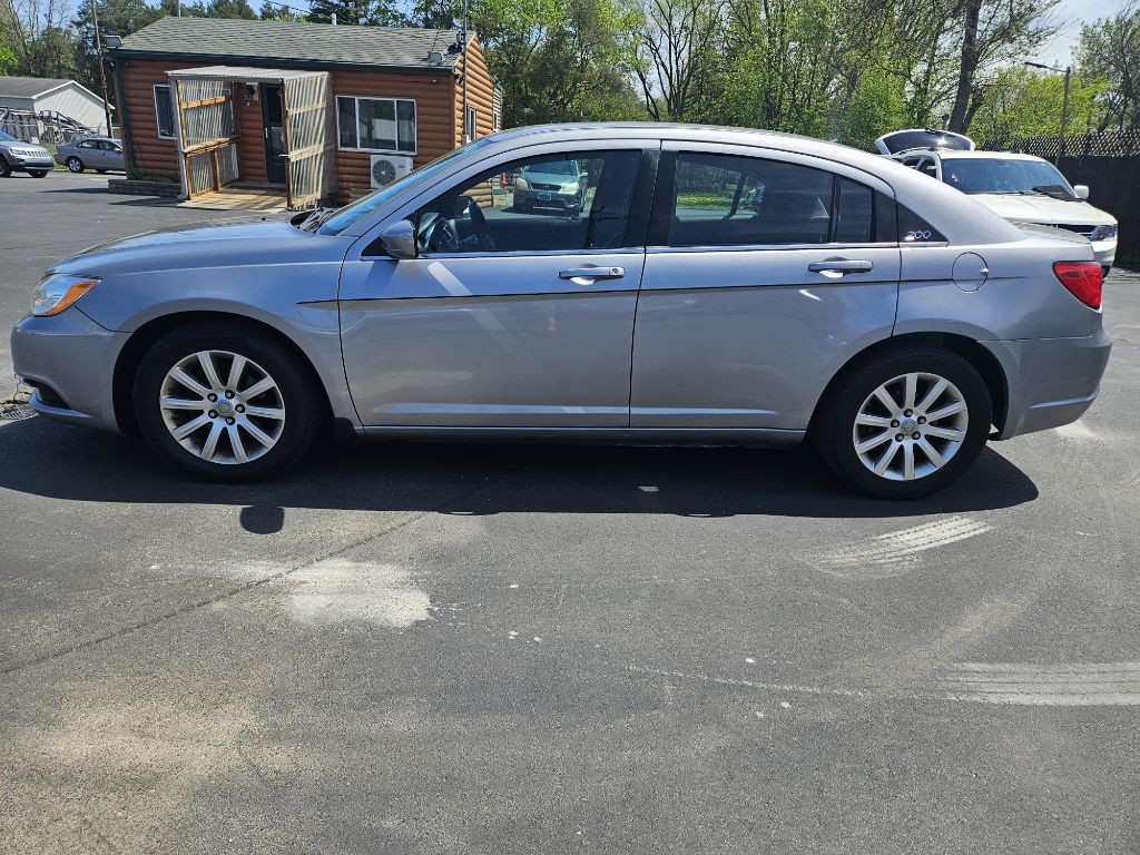 2014 Chrysler 200 Image 6