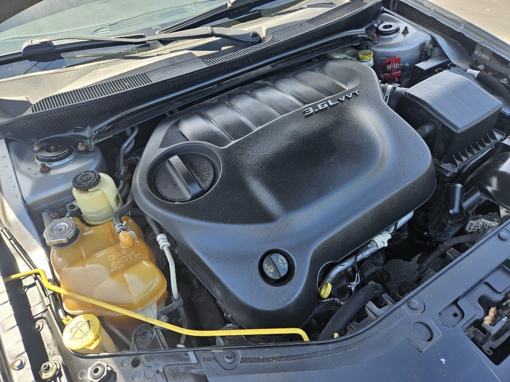 2014 Chrysler 200 Image 17